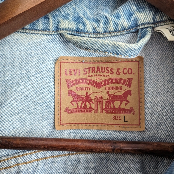 Levis Denim Jacket - Picture 2 of 3